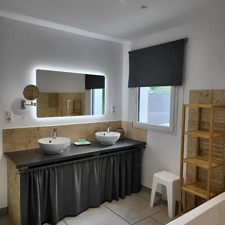 Penzion Newlook 1 Trélissac